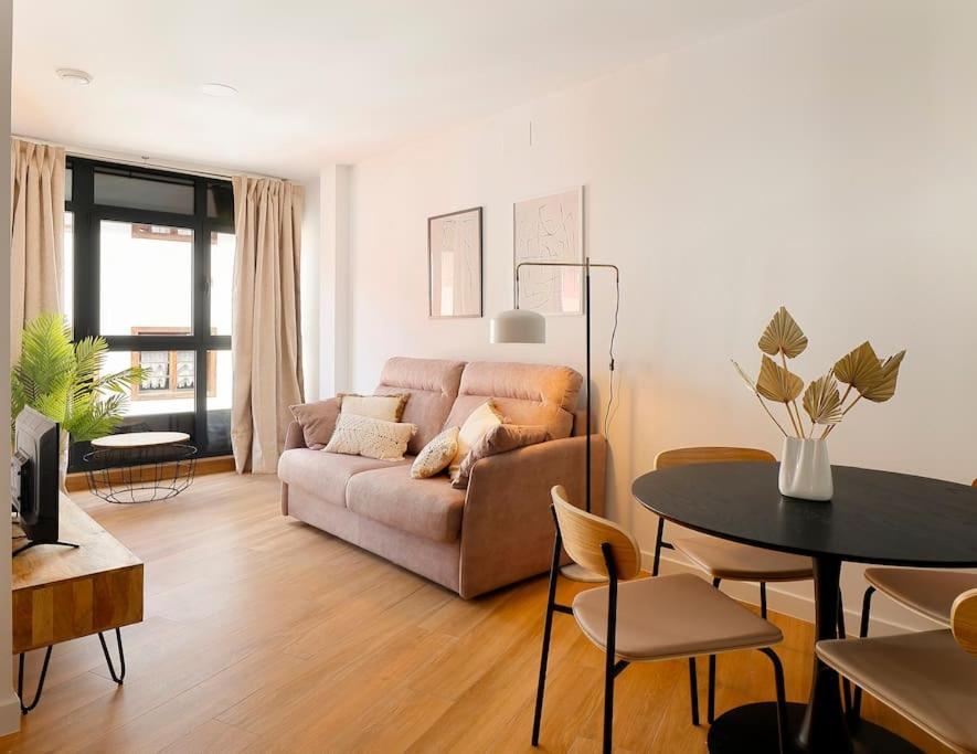 Apartamentos Aptio Oviedo Exteriör bild